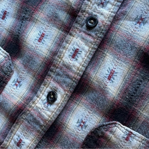 Western Clear Water Outfitters Flannel - Picture 6 of 6